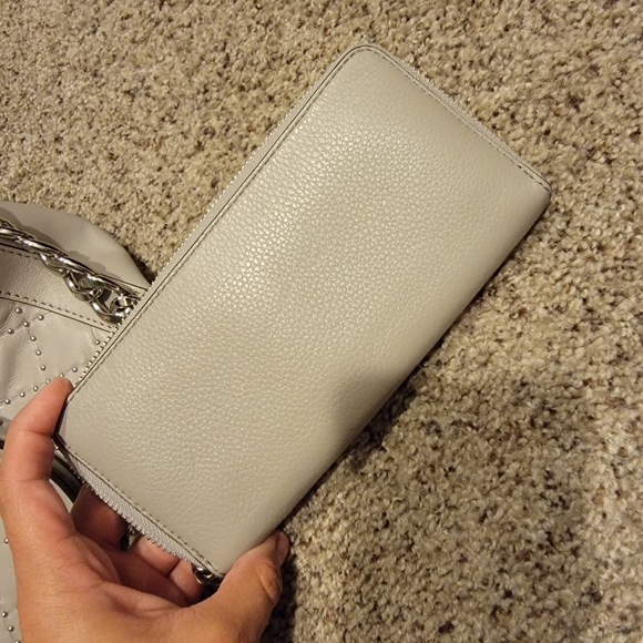 Michael Kors Hamilton Quilted Micro Stud shoulder bag w/matching wallet&duster - Picture 5 of 6